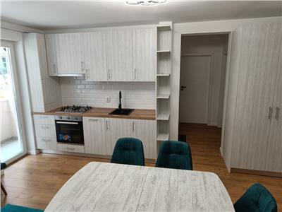 Apartament 3 camere modern, boxa si parcare! Zona Cetatii!