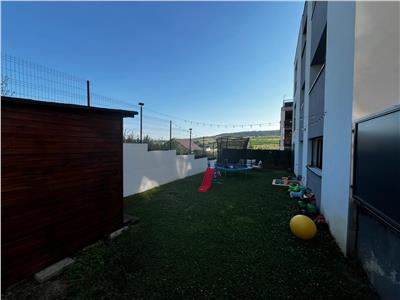 Apartament la vila  cu 3 apartamente in  Grigorescu