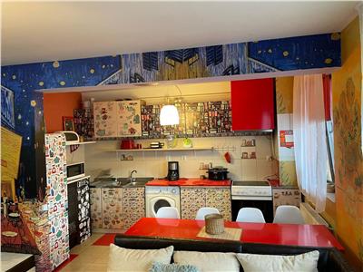 Apartament cu 4 camere in zona Sub Cetate!