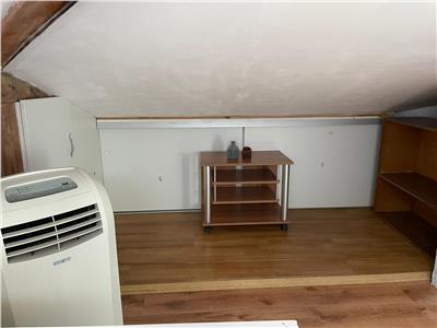 Apartament cu 4 camere in zona Sub Cetate!