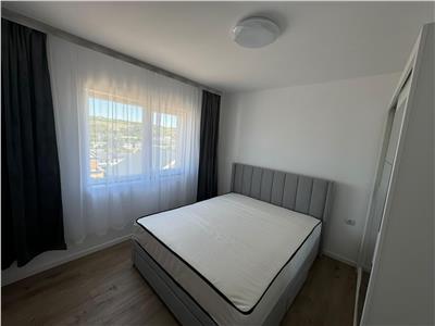 Apartament 2 camere bloc mic deasupra la Petrom Calea Baciului