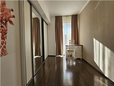 Apartament 4 camere 136mp,terasa, parcare Plopilor, Parcul Rozelor