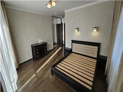 Apartament 4 camere 136mp,terasa, parcare Plopilor, Parcul Rozelor