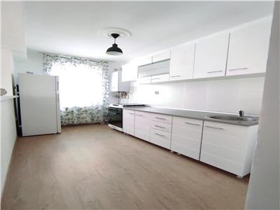 Apartament 2 camere decomandat, parcare! Zona Florilor!