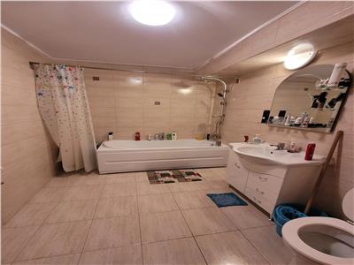 Apartament 2 camere spatios, parcare! Zona Florilor!