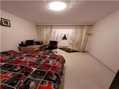 Apartament 2 camere spatios, parcare! Zona Florilor!