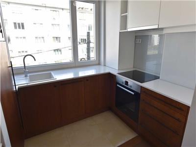 Apartament modern 3 camere 60mp,parcare,Centru,Piata Mihai Viteazul