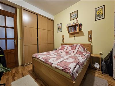 Apartament cu 4 camere 101mp,2 balcoane, garaj,Manastur-zona Campului