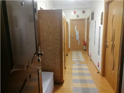 Apartament decomandat de vanzare pe Eroilor!