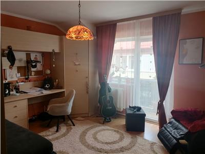 Apartament decomandat de vanzare pe Eroilor!