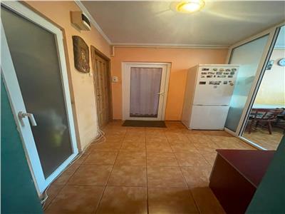 Apartament de vanzare 3 camere si garaj in Manastur!