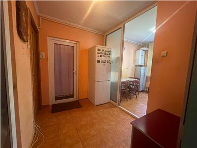 Apartament de vanzare 3 camere si garaj in Manastur!