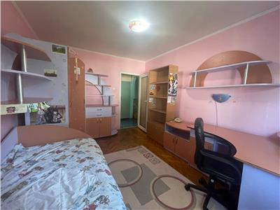 Apartament de vanzare 3 camere si garaj in Manastur!