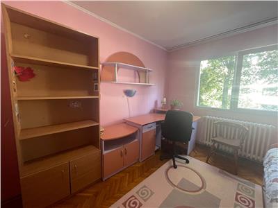 Apartament de vanzare 3 camere si garaj in Manastur!