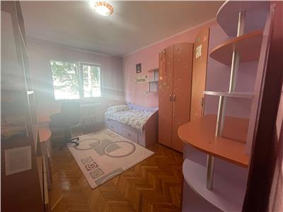 Apartament de vanzare 3 camere si garaj in Manastur!