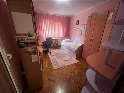 Apartament 3 camere zona Grigore Alexandrescu