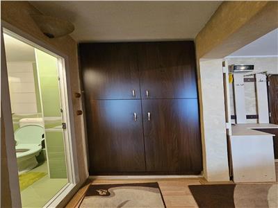 Apartament 2 camere decomandate 51mp, 2 balcoane, Intre lacuri, str Dunarii