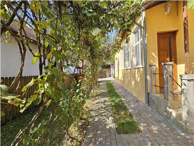 Casa 2 camere,curte si gradina Dambul Rotund, zona Rompetrol_PET FRIENDLY