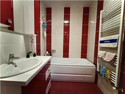 Apartament cu 3 camere la cheie in zona Stejarului!