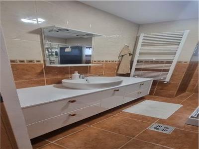 Apartament cu 3 camere la cheie in zona Avram Iancu!