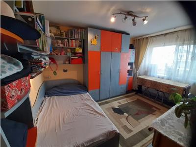 Apartament 3 camere si parcare! Zona Teilor!