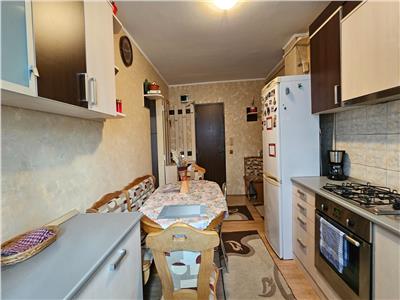 Apartament 2 camere  aproape de Iulius Mall si facultati cu parcare