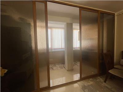 Apartament de vanzare 3 camere si paracare zona Dumitru Mocanu!