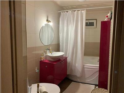 Apartament cu 3 camere in zona Vivo!