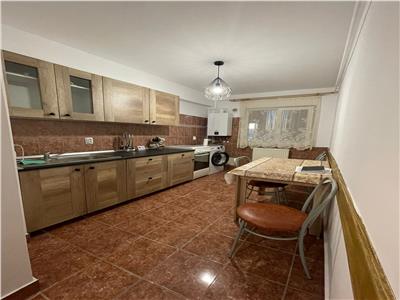 Apartament 2 camere decomandate cu parcare str. Sesul de Sus!