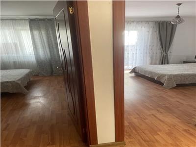 Apartament 3 camere, parcare! Zona Sub Cetate!