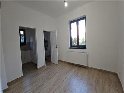 Apartament_Spatiu birou 3 camere dec. 90mp, Centru, Pizzeria Toskana