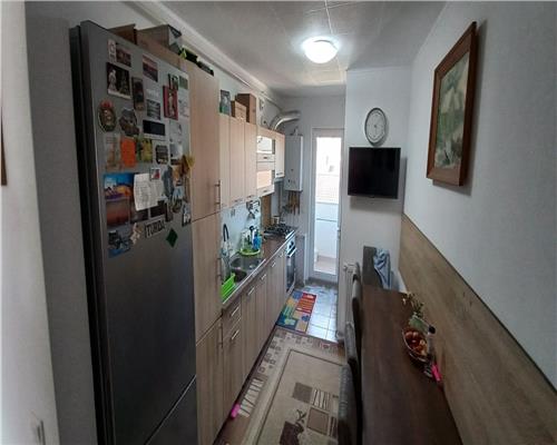 Apartament 3 camere decomandat, etaj intermediar! Zona Eroilor!