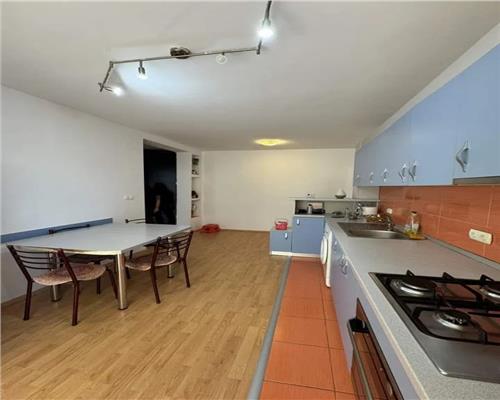 Apartament 2 camere si parcare in zona Eroilor!