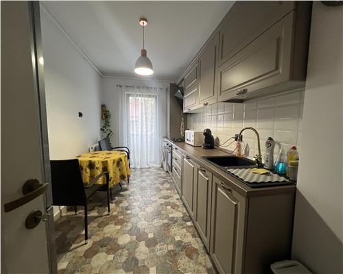 Apartament 3 camere zona Centru