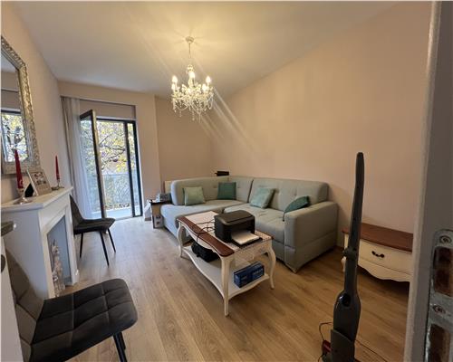 Apartament 3 camere zona Centru