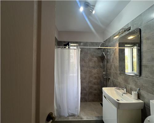 Apartament 3 camere zona Centru