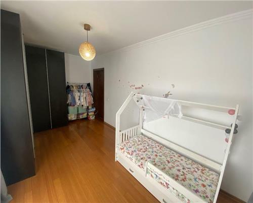 Apartament 3 camere spatios si modern! Zona Stejarului!