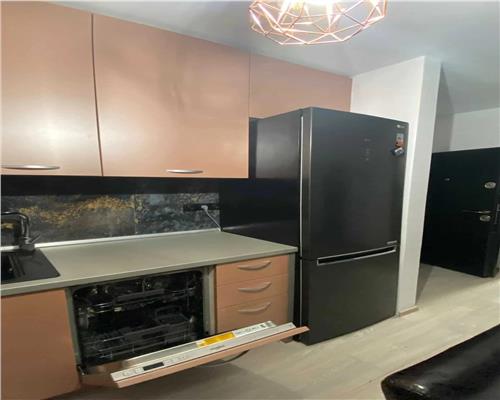 Apartament 2 camere la cheie, GARAJ! Zona Sub Cetate!