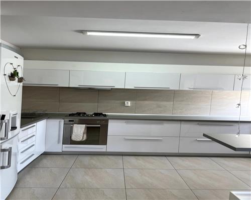 Apartament 2 camere in zona Stejarului!