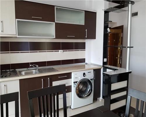 Apartament 3 camere, etaj intermediar si parcare! Zona Florilor!