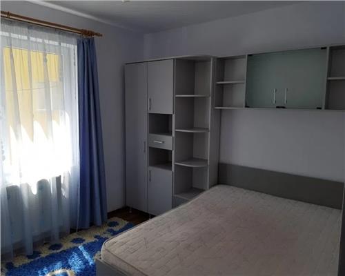 Apartament 3 camere, etaj intermediar si parcare! Zona Florilor!