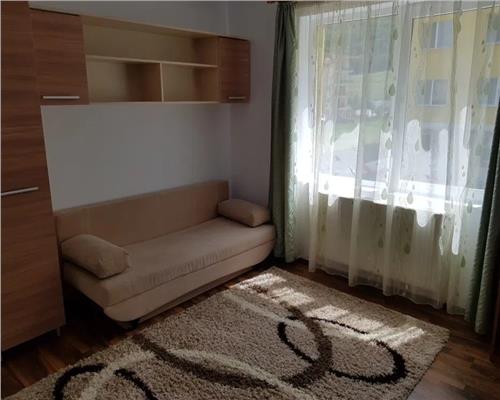 Apartament 3 camere, etaj intermediar si parcare! Zona Florilor!