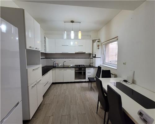 Apartament 2 camere decomandat, GRADINA! Zona Vivo!