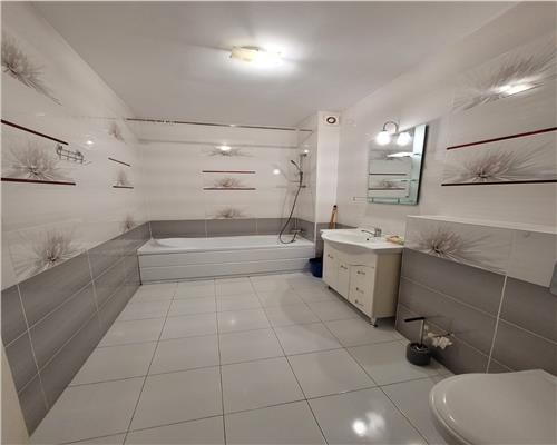 Apartament 2 camere decomandat, GRADINA! Zona Vivo!