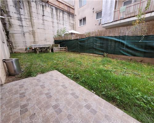 Apartament 2 camere decomandat, GRADINA! Zona Vivo!