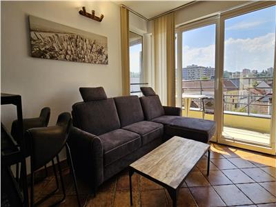 Apartament 3 camere,100mp,curte,parcare,zona Parcului Central