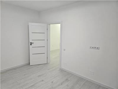 Apartament 3 camere modern, etaj intermediar, parcare! Zona centrala!