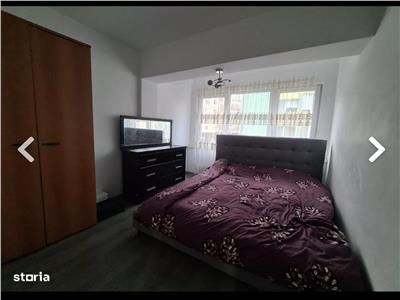 Apartament de vanzare 3 camere si parcare pe Florilor!