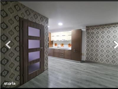 Apartament de vanzare 3 camere si parcare pe Florilor!