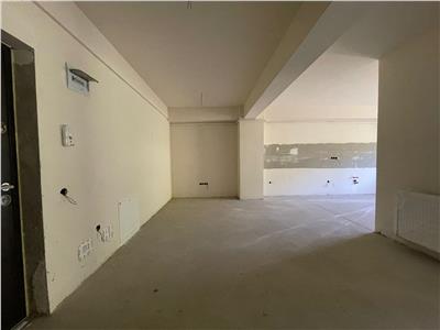 Apartament de vanzare Semifinisat 3 camere si parcare!